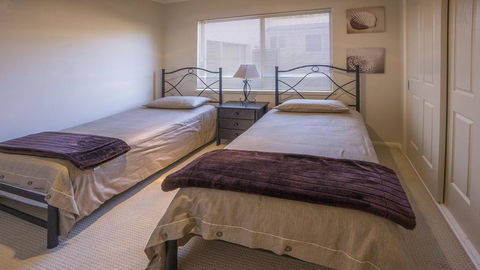 Championship Golf Course On Your Back Door - Accommodation Mermaid Beach 2