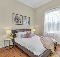 Character Home - Easy Tram to City - Accommodation Mermaid Beach