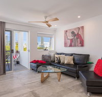 Chevron Sails - Accommodation Mermaid Beach