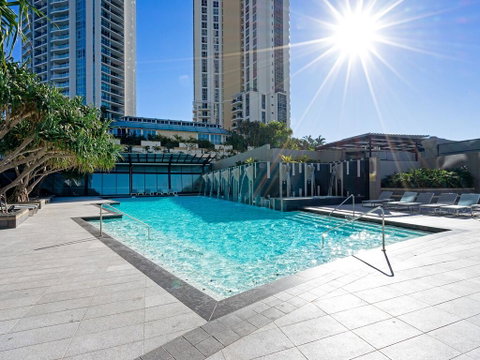 Circle On Cavill 52nd Floor Spacious Skyhome Apartment - Accommodation Mermaid Beach 3