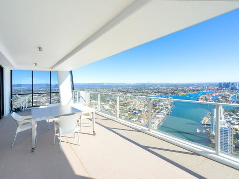 Circle On Cavill 52nd Floor Spacious Skyhome Apartment - Accommodation Mermaid Beach 0