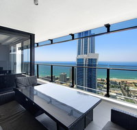 Circle on Cavill Private 2 Bed Ocean View - Accommodation Mermaid Beach