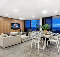 Circle On Cavill Subpenthouse - Accommodation Mermaid Beach