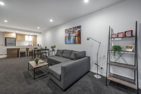CITY APARTMENT And FREE CITY TOUR BUS NEARBY - Accommodation Mermaid Beach 3