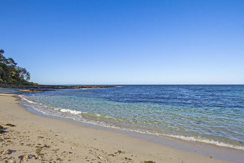 Clissold By Collers, MOLLYMOOK - Accommodation Mermaid Beach 2