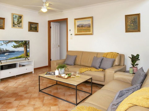 Cloud 9 Cottage - Waves, Walks And Welcoming - Accommodation Mermaid Beach 2