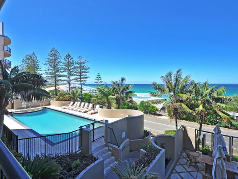 Clubb Coolum Beach Resort - Accommodation Mermaid Beach 2