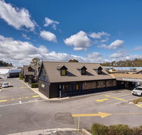 Comfort Hotel Olde Tudor - Accommodation Mermaid Beach