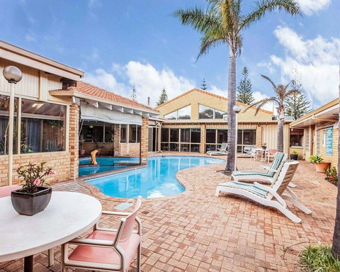 Comfort Inn Bay Of Isles - Accommodation Mermaid Beach 2