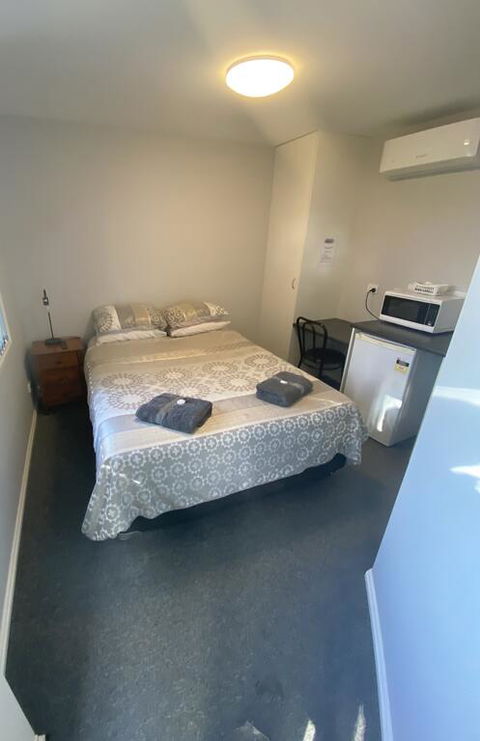 Commercial Hotel Curlewis - Accommodation Mermaid Beach 3