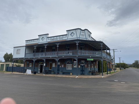 Commercial Hotel Curlewis - Accommodation Mermaid Beach 0