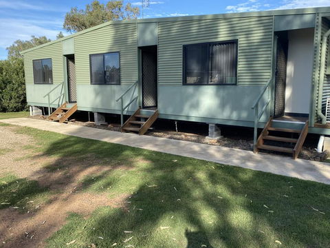 Commercial Hotel Curlewis - Accommodation Mermaid Beach 1