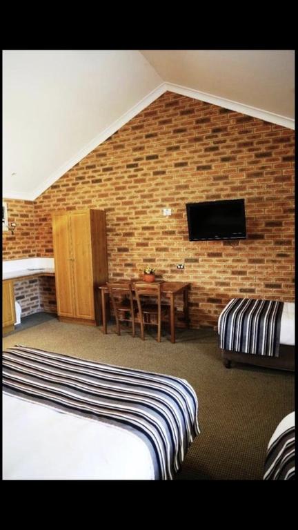 Condobolin Motor Inn - Accommodation Mermaid Beach 3