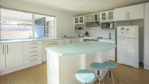 Conley Ave 8 Pet Friendly - OUTSIDE Only - Accommodation Mermaid Beach 2