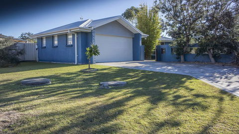 Conley Ave 8 Pet Friendly - OUTSIDE Only - Accommodation Mermaid Beach 1