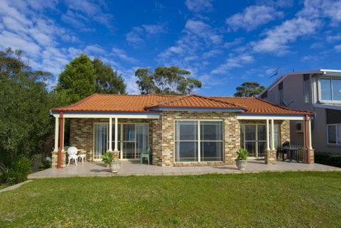 Cook St 4 - Salamander Bay - Accommodation Mermaid Beach 1