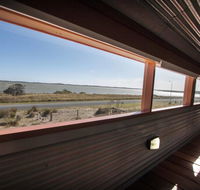 Coorong Aurora - breathtaking waterfront escape - Accommodation Mermaid Beach