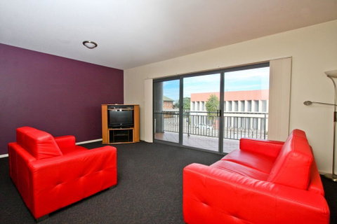 Cosmopolitan Apartments - Accommodation Mermaid Beach 2