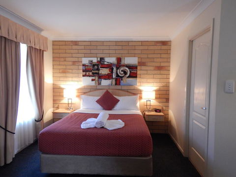 Cotswold Motor Inn - Accommodation Mermaid Beach 1