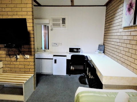 Country Home Motor Inn - Accommodation Mermaid Beach 2