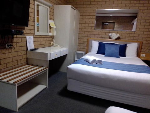 Country Home Motor Inn - Accommodation Mermaid Beach 3