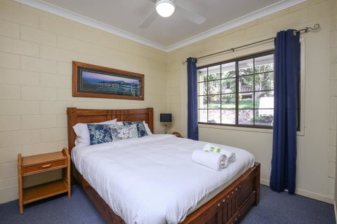 Country Lodge Motel - Accommodation Mermaid Beach 1