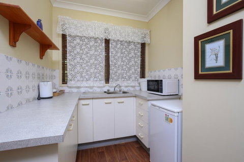 Country Lodge Motel - Accommodation Mermaid Beach 2
