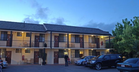 Country Plaza Motel - Accommodation Mermaid Beach 1