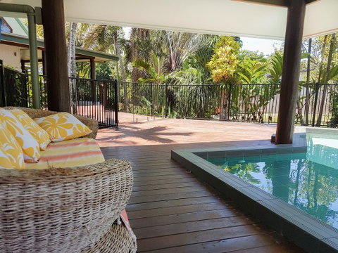 Crazy About Cairns Resort Living - 6 Bedrooms - Accommodation Mermaid Beach 2