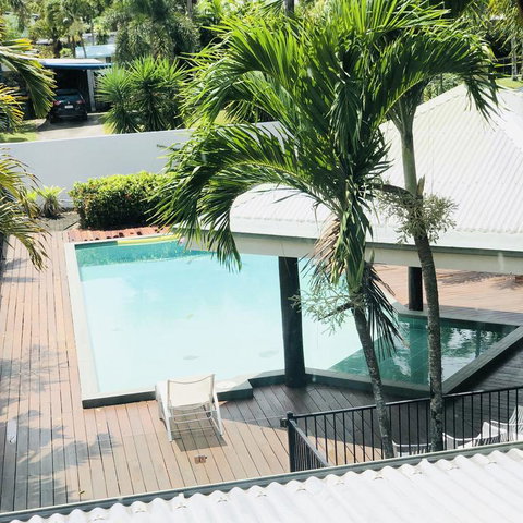 Crazy About Cairns Resort Living - 6 Bedrooms - Accommodation Mermaid Beach 3