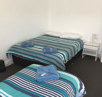 Crown Inn Hotel - Accommodation Mermaid Beach