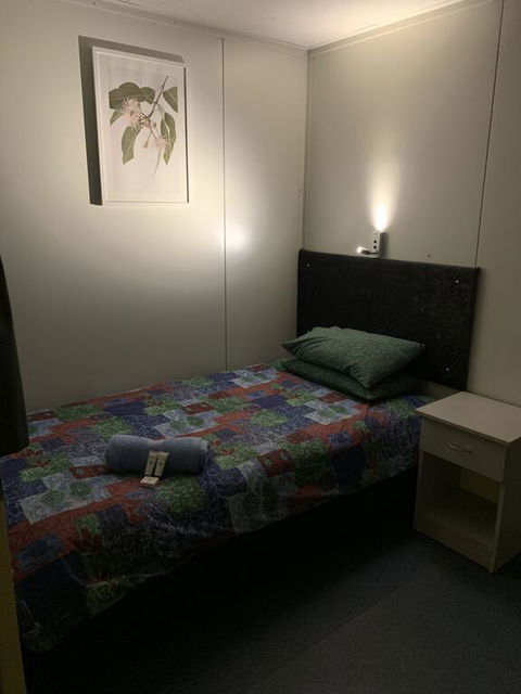 Cue Motel - Accommodation Mermaid Beach 1