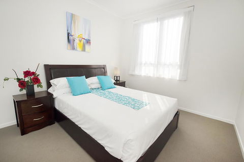 Curtis Central Apartments - Accommodation Mermaid Beach 2