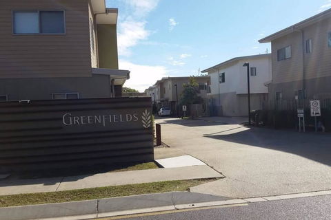 Dee B N B - Accommodation Mermaid Beach 3