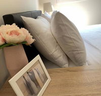 Delightful Bedroom in Bentleigh East - Accommodation Mermaid Beach