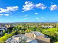 Deluxe  Central Park  4B2B APT  BoxHill  Panorama