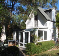 Devon Cottage - Accommodation Mermaid Beach