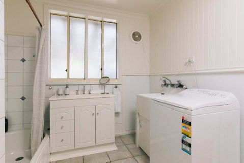 DOVESTONES BY THE SEA - INVERLOCH - Accommodation Mermaid Beach 2