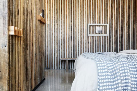 Drift House - Accommodation Mermaid Beach 2