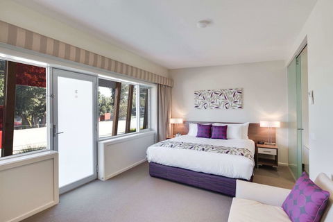 Drouin Motel - Accommodation Mermaid Beach 2