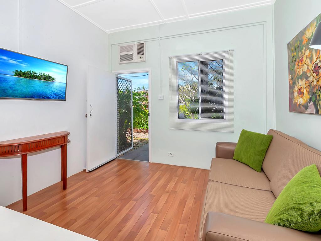 Lamb Range QLD Accommodation Mermaid Beach