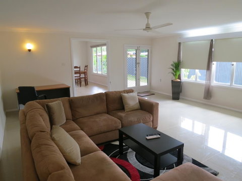 Edge Hill Clean & Green Cairns, 7 Minutes From The Airport, 7 Minutes To Cairns CBD & Reef Fleet Terminal - Accommodation Mermaid Beach 0