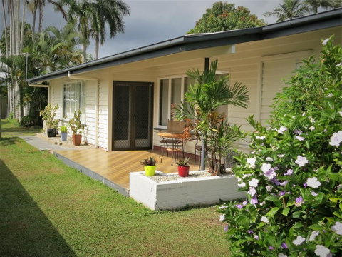Edge Hill Clean & Green Cairns, 7 Minutes From The Airport, 7 Minutes To Cairns CBD & Reef Fleet Terminal - Accommodation Mermaid Beach 2