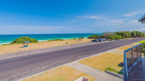 Edgewater 1 - Accommodation Mermaid Beach 1