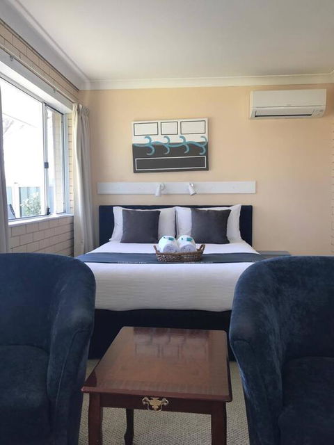 Edgewater Motel - Accommodation Mermaid Beach 3