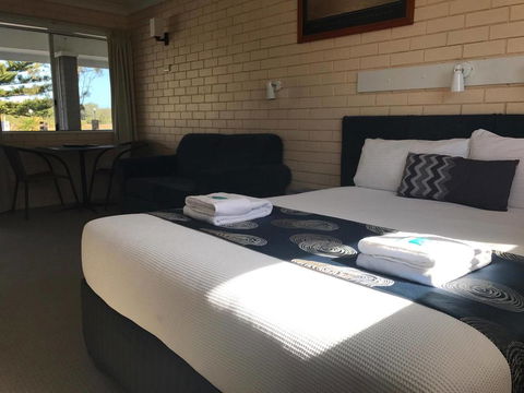 Edgewater Motel - Accommodation Mermaid Beach 1
