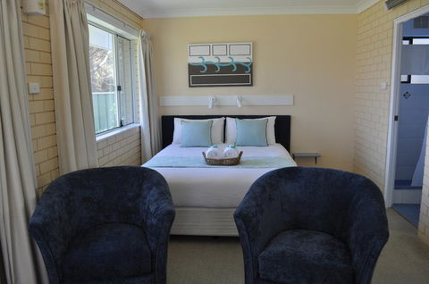 Edgewater Motel - Accommodation Mermaid Beach 0