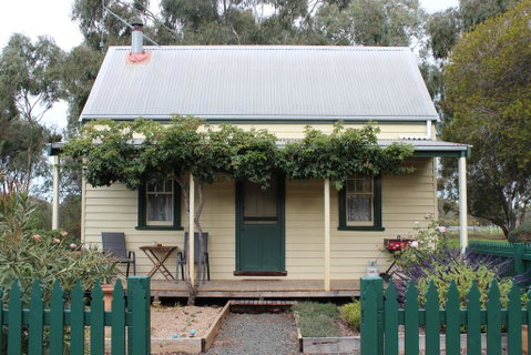 Elinike Guest Cottages - Accommodation Mermaid Beach 3