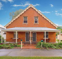 Eliza 1875 Red Brick Duplex Townhouse - Accommodation Mermaid Beach