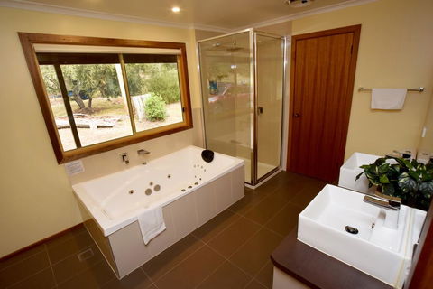 Ellimata Holiday Cottage - Accommodation Mermaid Beach 1